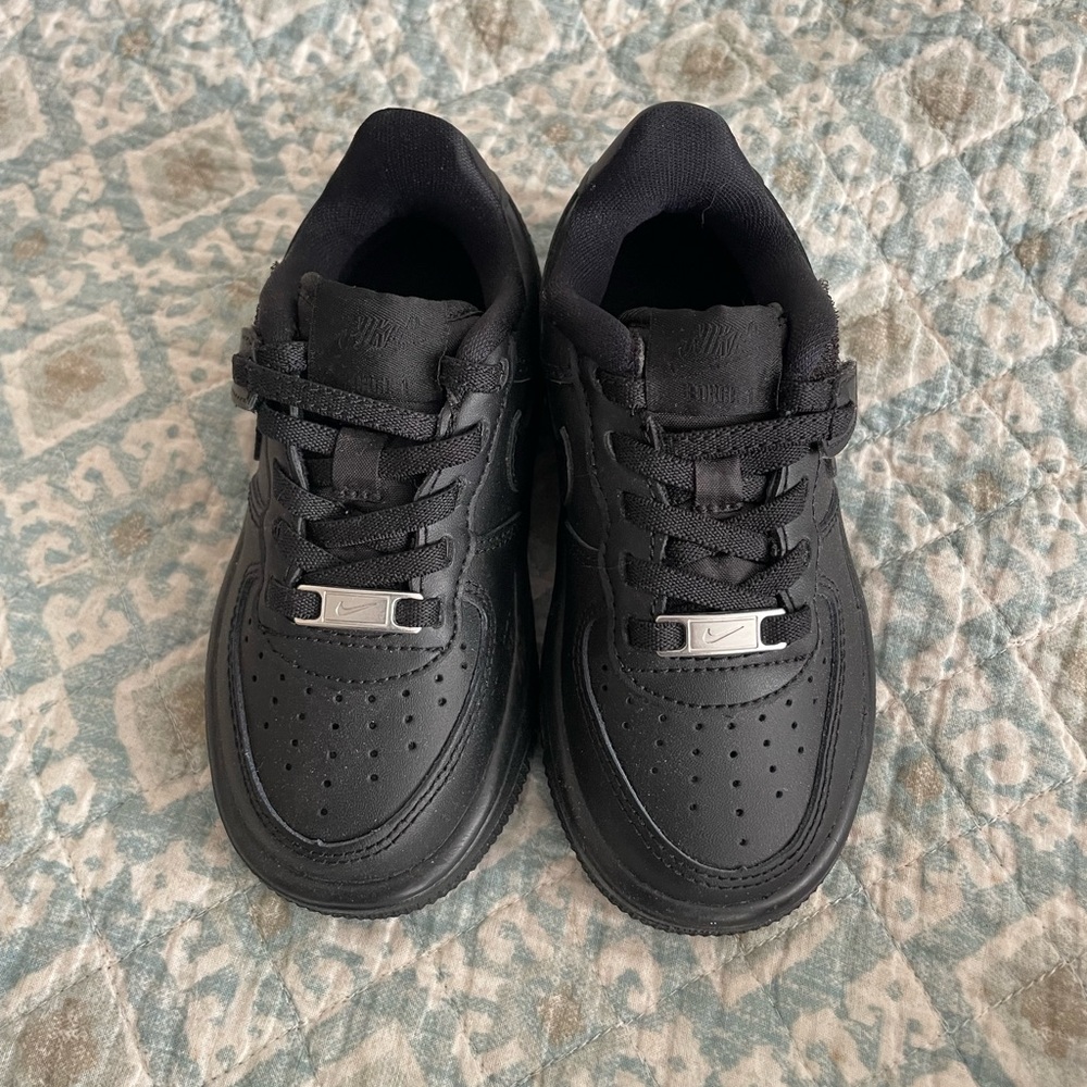 Nike Black Sneakers